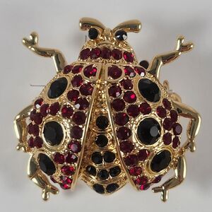 New Charter Club Ladybug Pin Brooch Goldtone Red & Black Crystals Gift Box Bug